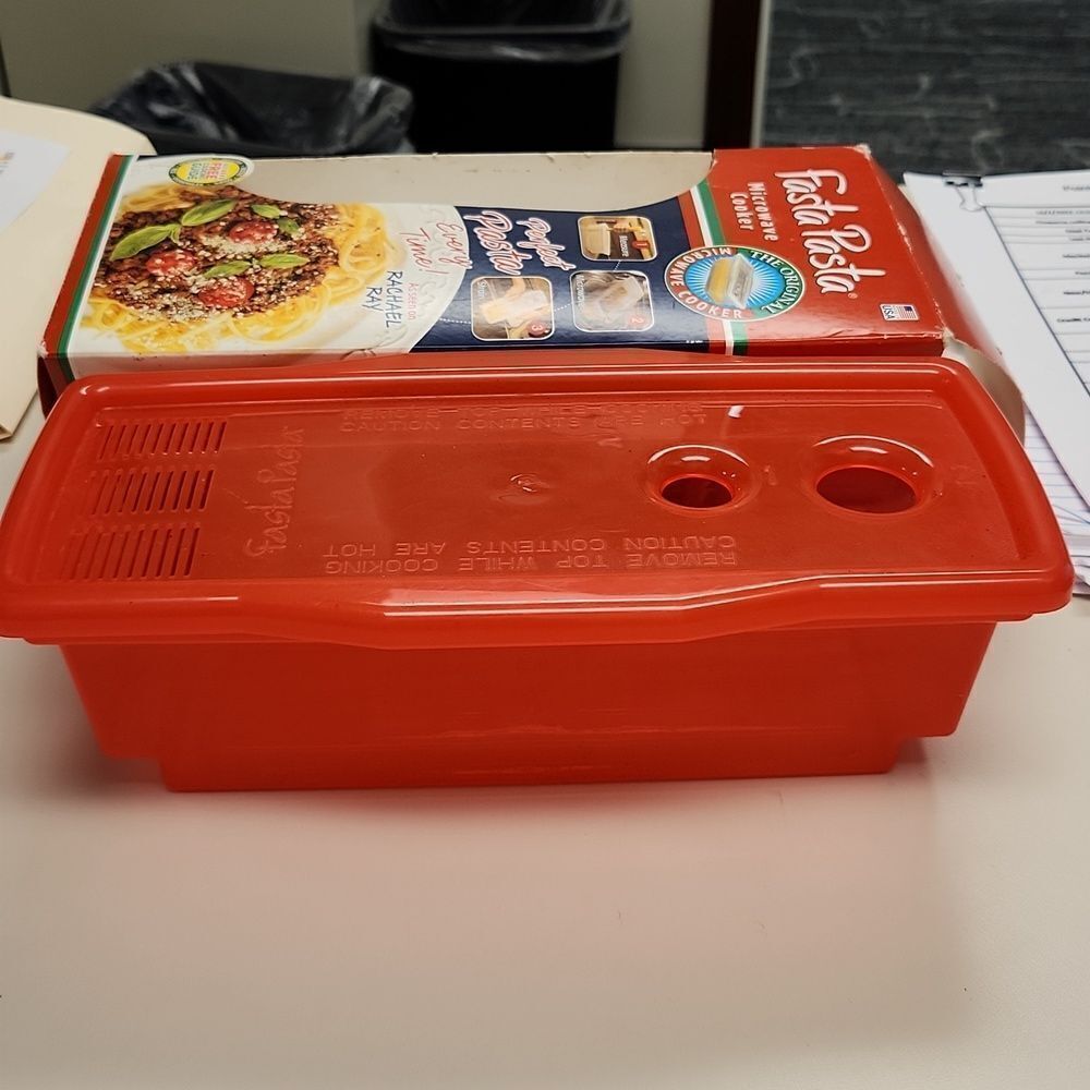 Fasta Pasta Microwave Cooker - Picture 2 of 5